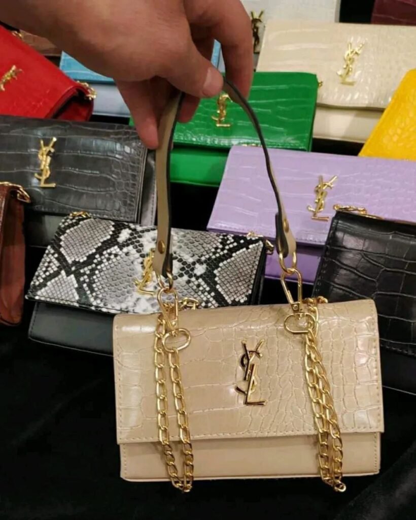 Assorted purse liquidation pallets