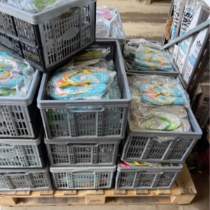 Mixed flip flops liquidation pallets