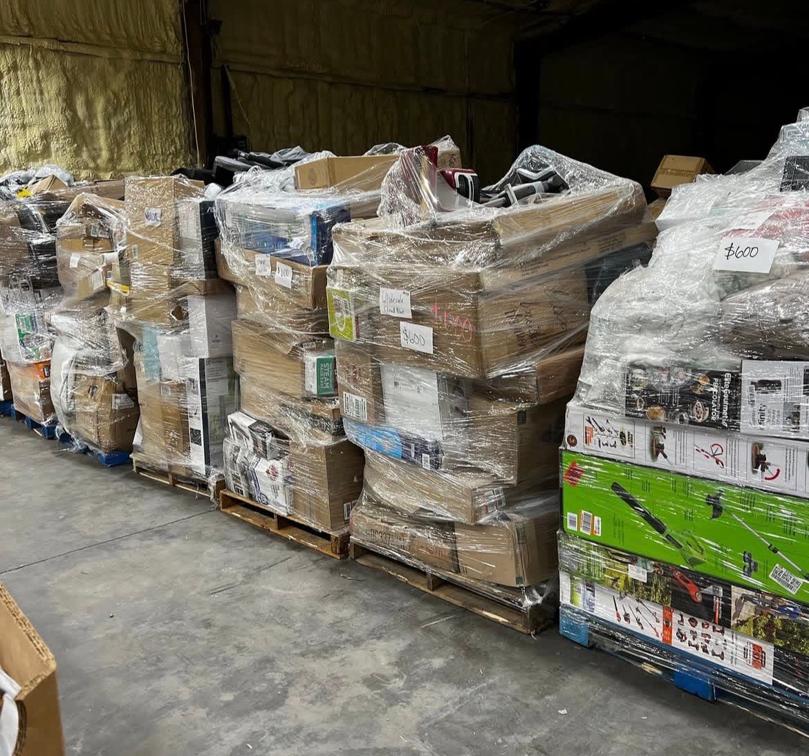 Costco Liquidation Pallets: Do They Exist and How Do Resellers Find Them?
