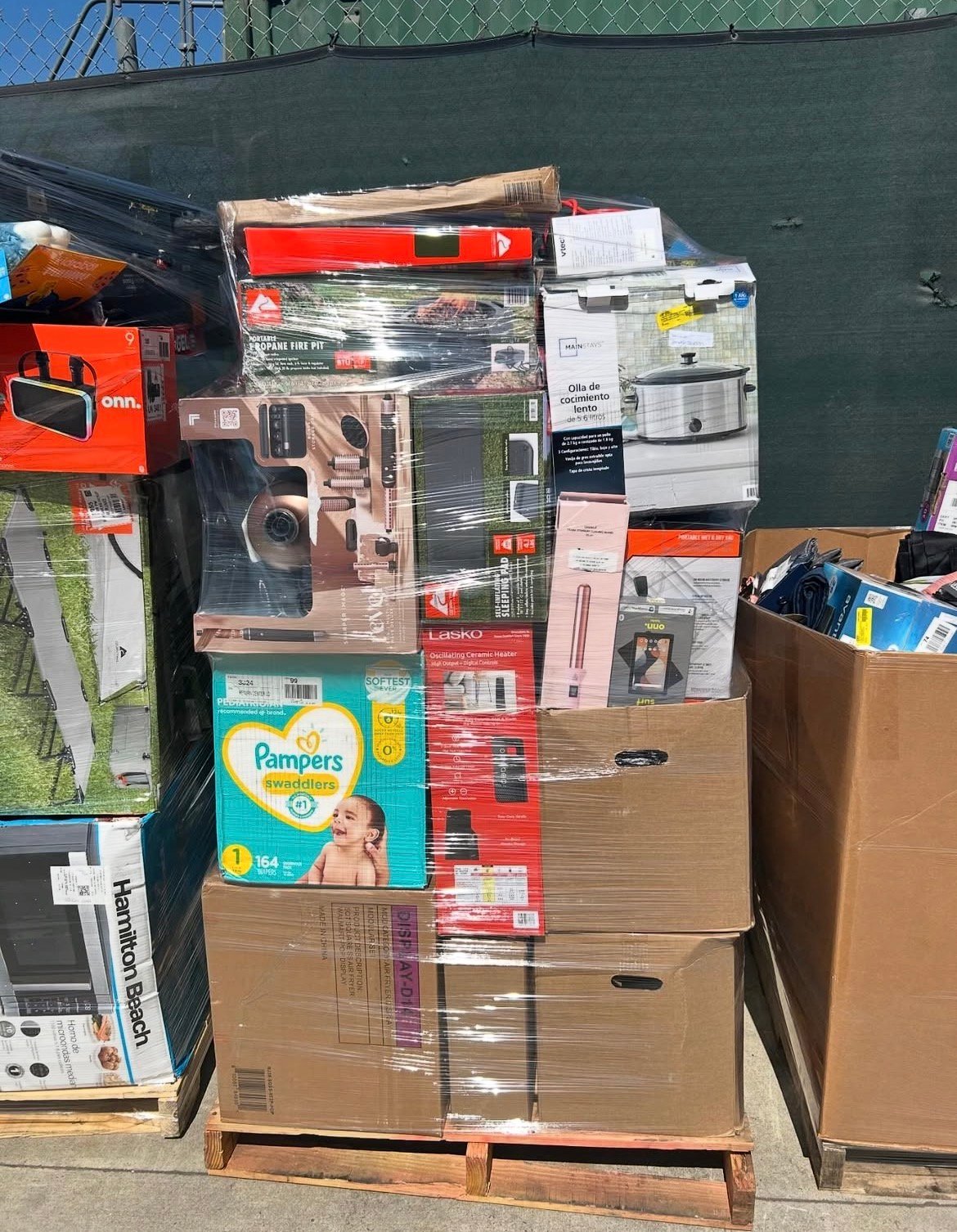 Liquidation Pallets vs Dropshipping: Which Business Model Makes More Money in 2026?