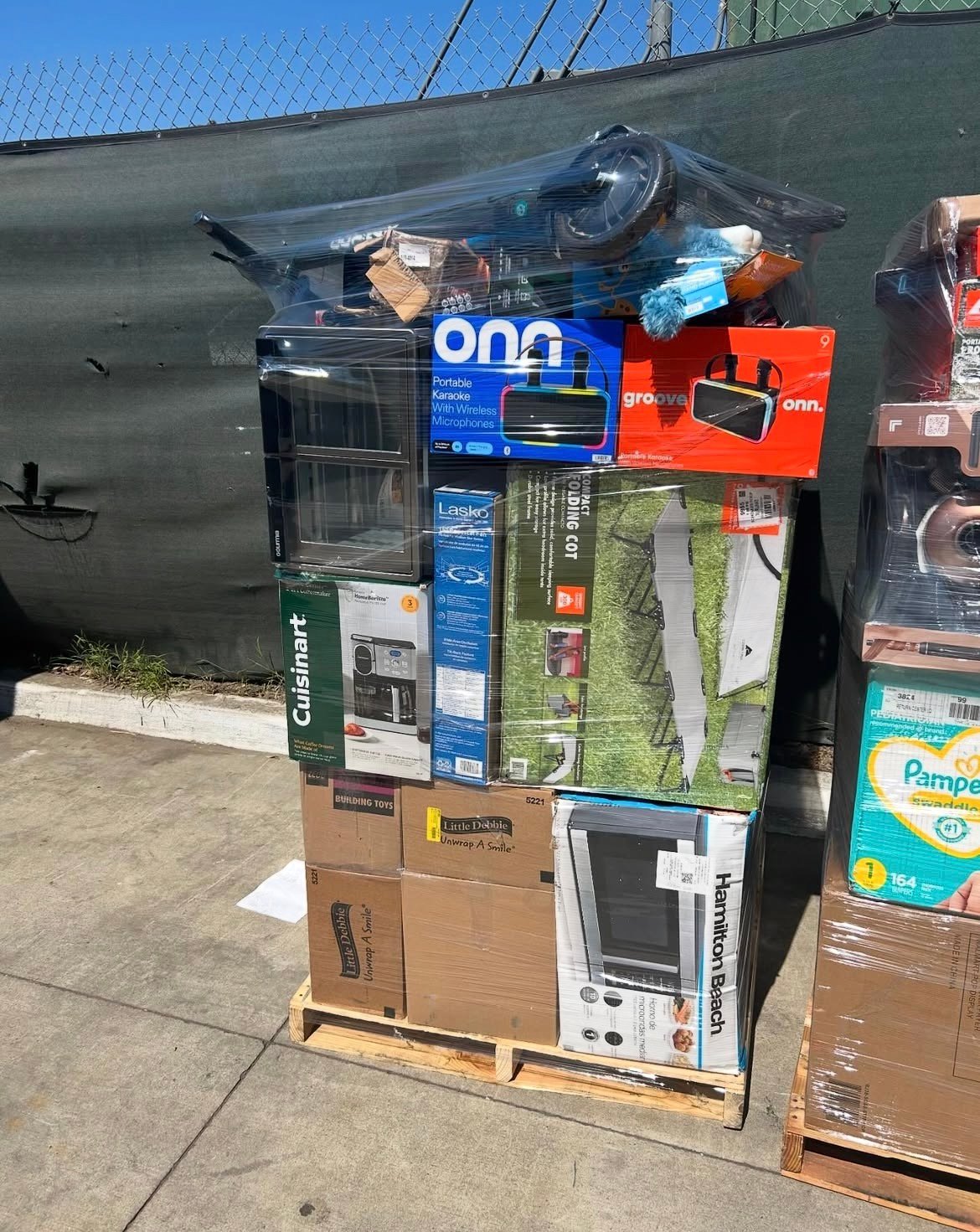 How to Start a Bin Store Business with Liquidation Pallets in 2026