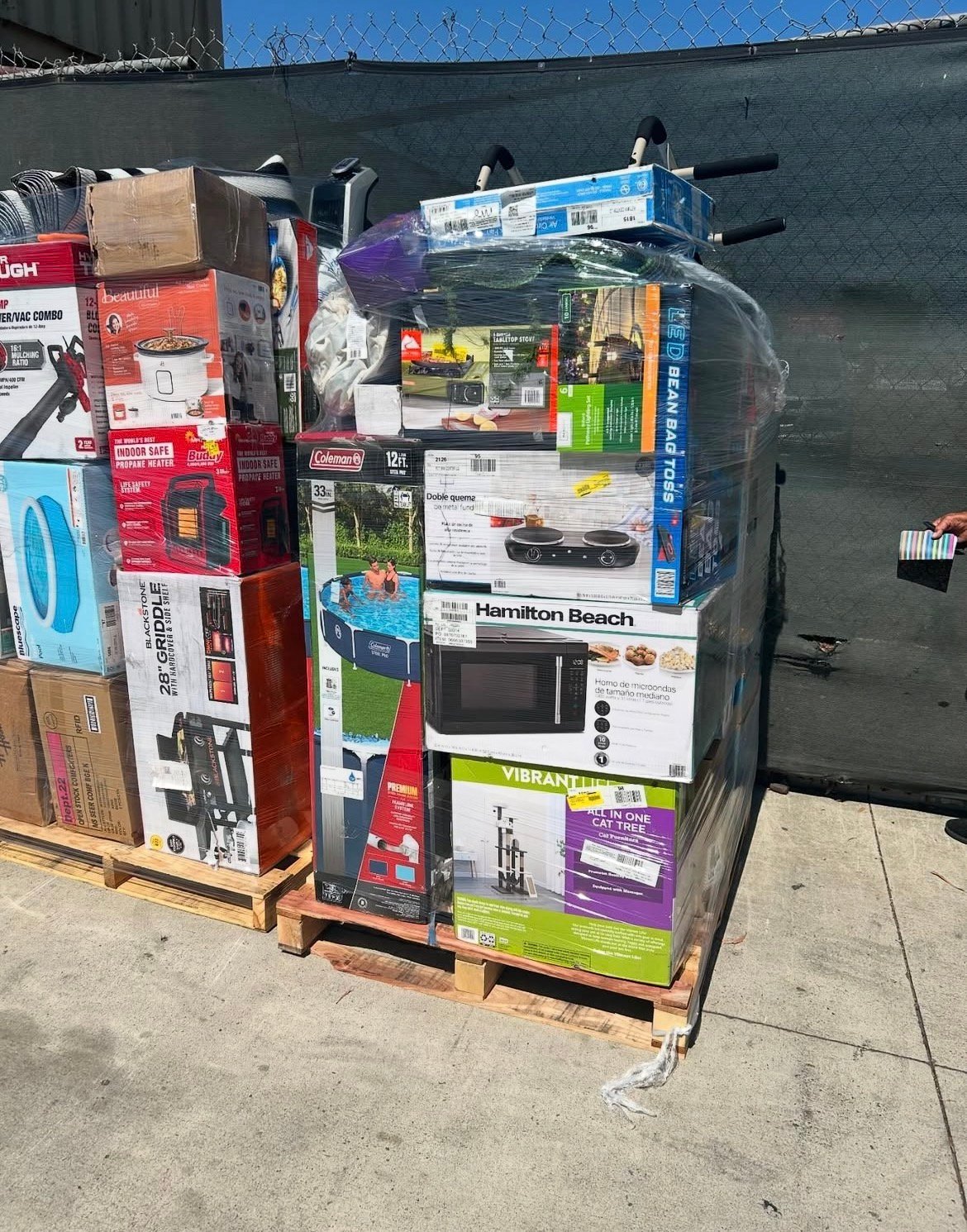 Household essentials / paper goods