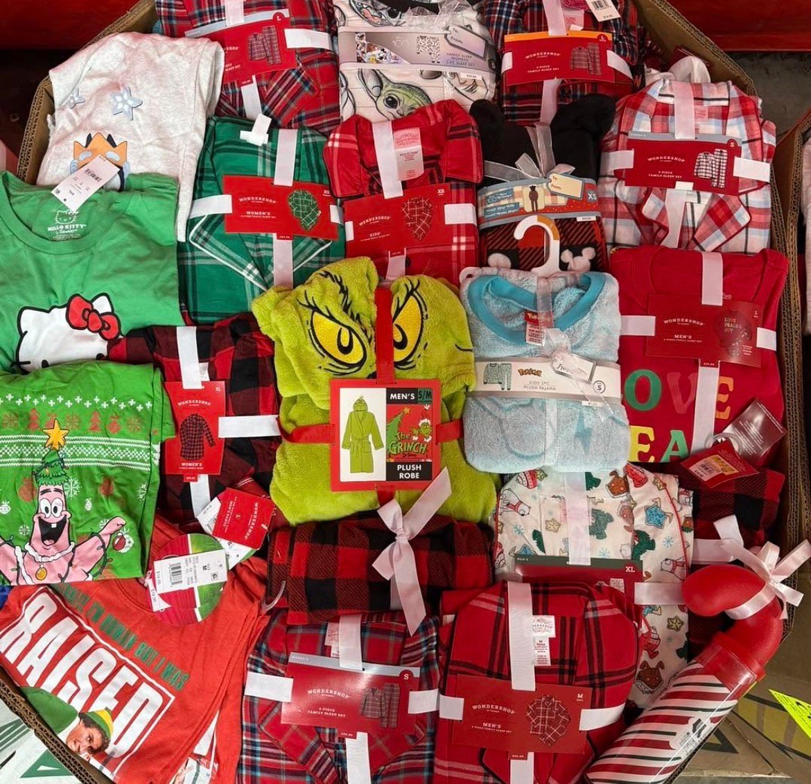 Christmas Clothing Pallets for sale