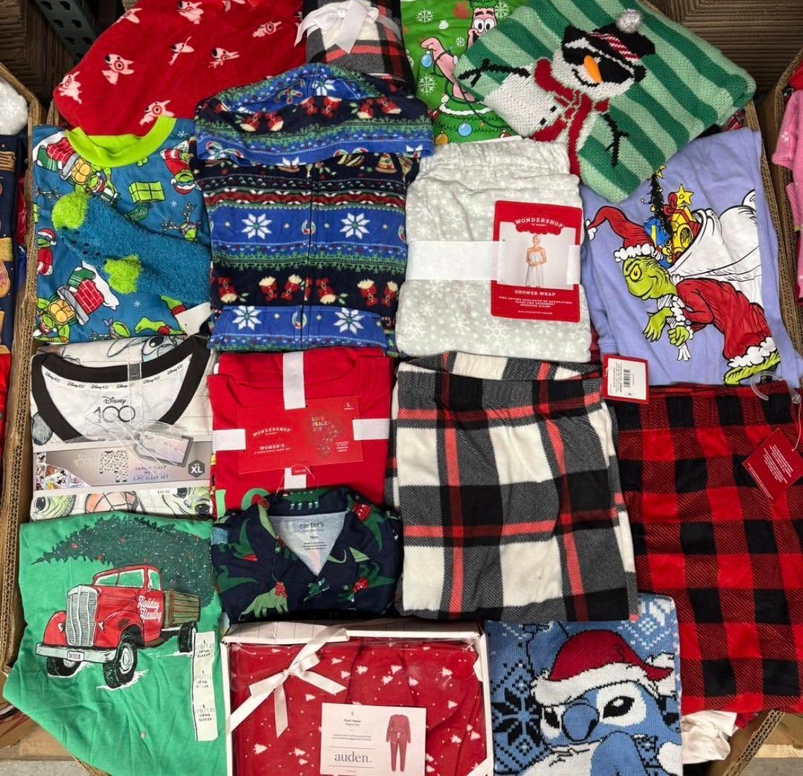 Christmas Clothing Pallets for sale
